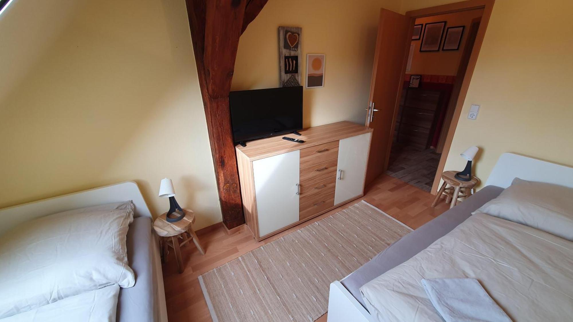 Ferienwohnung Im Gutshof Direkt Gegenueber Dem Schloss, Rhododendronpark Mit Terrasse Und Wlan Kromlau 外观 照片