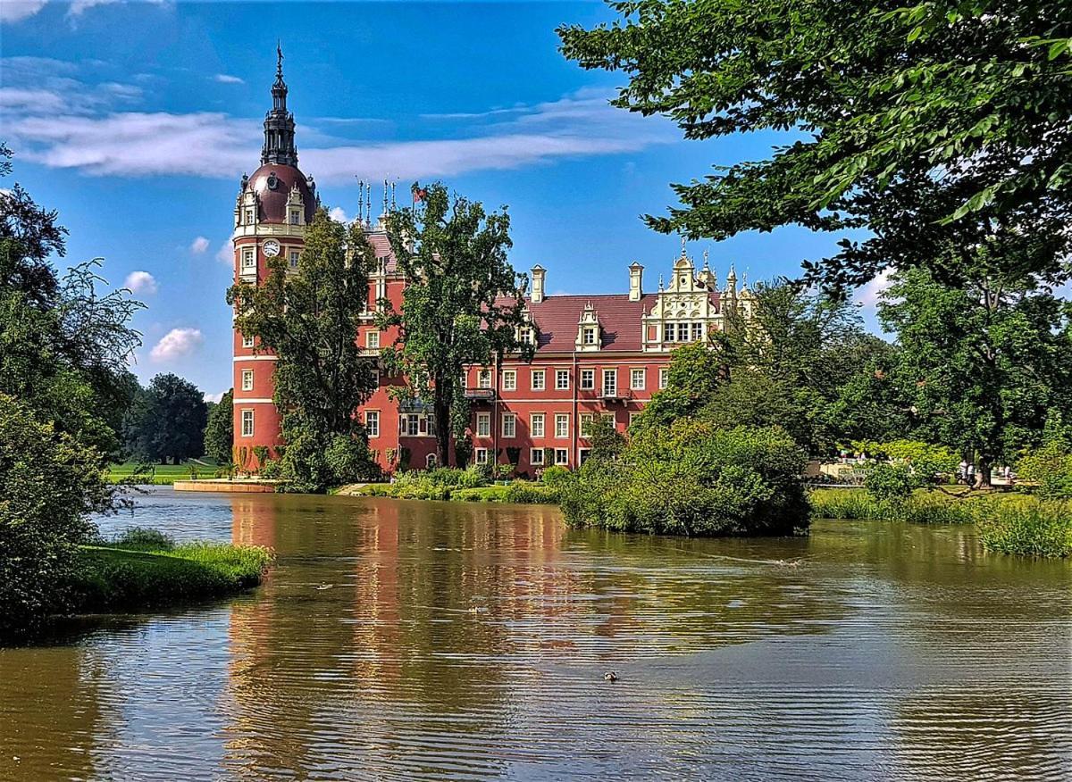Ferienwohnung Im Gutshof Direkt Gegenueber Dem Schloss, Rhododendronpark Mit Terrasse Und Wlan Kromlau 外观 照片