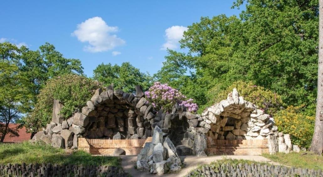 Ferienwohnung Im Gutshof Direkt Gegenueber Dem Schloss, Rhododendronpark Mit Terrasse Und Wlan Kromlau 外观 照片