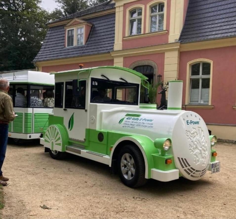 Ferienwohnung Im Gutshof Direkt Gegenueber Dem Schloss, Rhododendronpark Mit Terrasse Und Wlan Kromlau 外观 照片